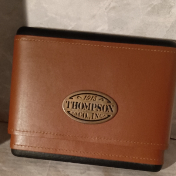 Thompson Brown and Black Leather Key Holder - Picture 1 of 10